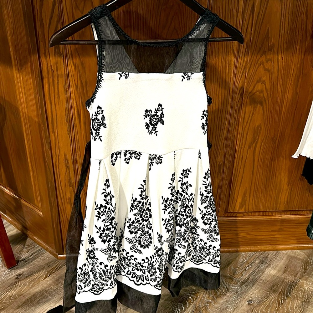 •BONNIE JEAN• GIRL’S ADORABLE DRESS•
PERFECT HOLIDAY DRESS•